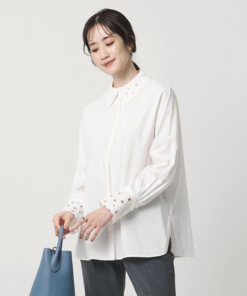 UNITED ARROWS（ユナイテッドアローズ）の「エンブロイダリー カラー シャツ ‐ウォッシャブル‐（シャツ/ブラウス・レディース・オフホワイト/ライトブルー/ネイビー・FREE）」の2枚目の写真