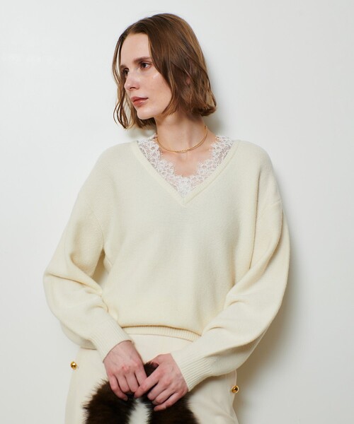 allureville(アルアバイル)の「レースドッキングプルオーバー(ニット/セーター・レディース・オフホワイト/グレー系その他・2)」の1枚目の写真