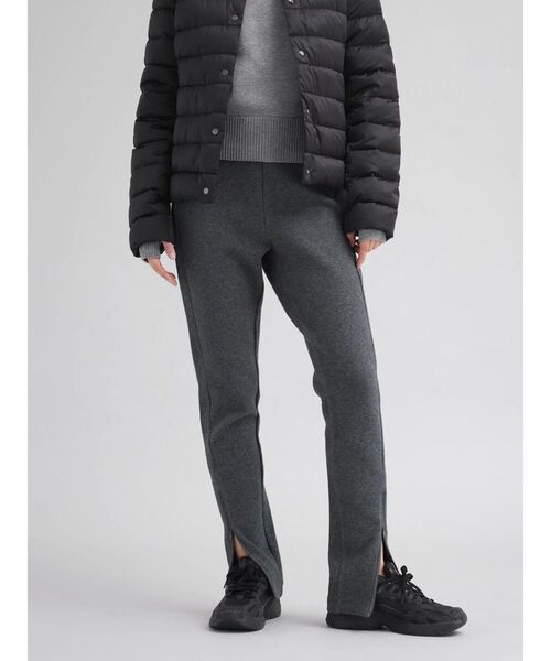 YORT(ヨート)の「イージーフィット ストレッチパンツ(その他パンツ・レディース・チャコール/ブラック・MEDIUM)」の18枚目の写真