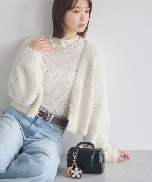 earth music&ecology（アースミュージックアンドエコロジー）の「パールショートネックレス（ネックレス・レディース・ゴールド・FREE）」の4枚目の写真