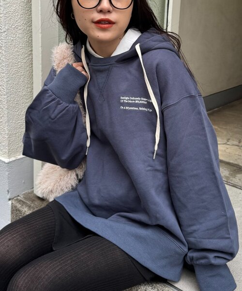 CIAOPANIC TYPY(チャオパニックティピー)の「ワンポイントロゴ刺繍フーディー(Tシャツ/カットソー・レディース・バーガンディー/チャコールグレー/オフホワイト/ブラウン/ネイビー・ONE SIZE)」の1枚目の写真