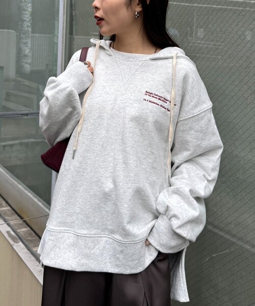 CIAOPANIC TYPY(チャオパニックティピー)の「ワンポイントロゴ刺繍フーディー(Tシャツ/カットソー・レディース・バーガンディー/チャコールグレー/オフホワイト/ブラウン/ネイビー・ONE SIZE)」の6枚目の写真