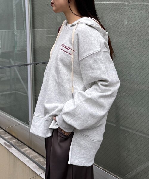 CIAOPANIC TYPY(チャオパニックティピー)の「ワンポイントロゴ刺繍フーディー(Tシャツ/カットソー・レディース・バーガンディー/チャコールグレー/オフホワイト/ブラウン/ネイビー・ONE SIZE)」の7枚目の写真