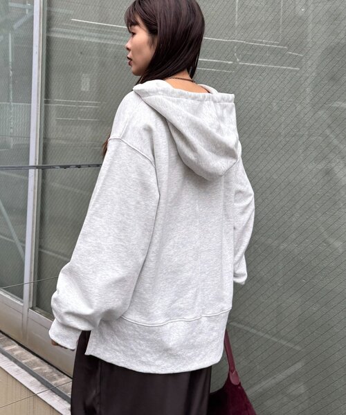 CIAOPANIC TYPY(チャオパニックティピー)の「ワンポイントロゴ刺繍フーディー(Tシャツ/カットソー・レディース・バーガンディー/チャコールグレー/オフホワイト/ブラウン/ネイビー・ONE SIZE)」の9枚目の写真