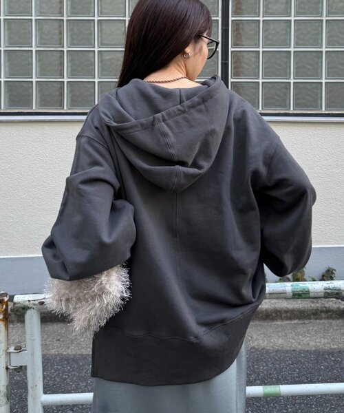 CIAOPANIC TYPY(チャオパニックティピー)の「ワンポイントロゴ刺繍フーディー(Tシャツ/カットソー・レディース・バーガンディー/チャコールグレー/オフホワイト/ブラウン/ネイビー・ONE SIZE)」の17枚目の写真