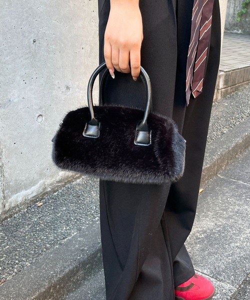 3.3 Field Trip （3.3フィールドトリップ）の「3.3 Field Trip／ファーモコモコBAG（ハンドバッグ・レディース・ブラック/オフホワイト・ONE SIZE）」の2枚目の写真