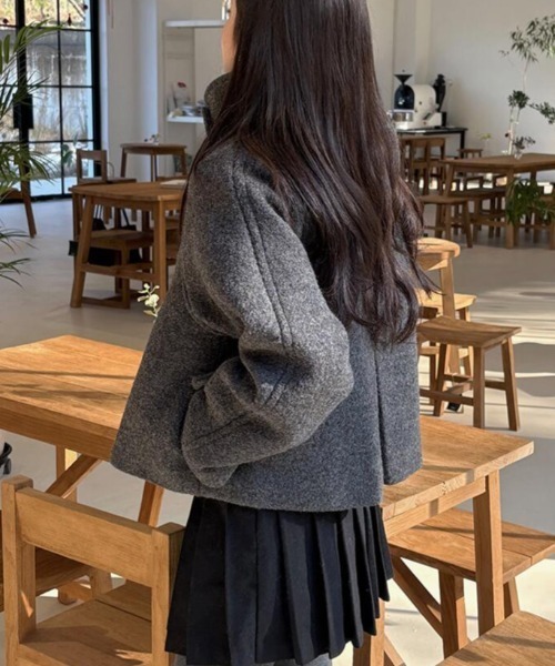 semplice（センプリチェ）の「ハイネックショートコート（その他アウター・レディース・グレー/ベージュ/ブルー・F）」の11枚目の写真
