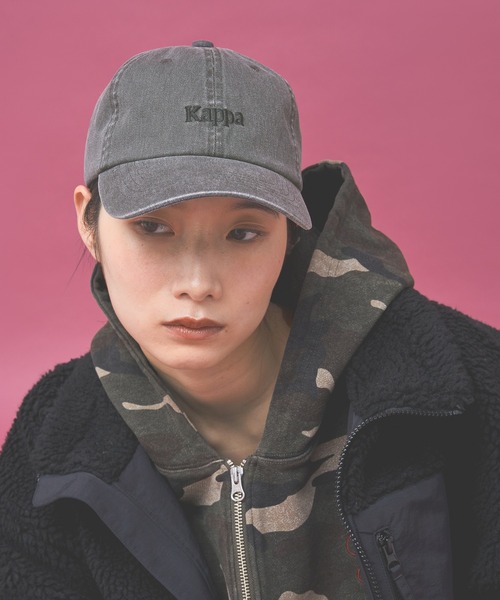 Kappa(カッパ)の「≪Kappa×and ST ウェルネスクラブ≫ロゴヴィンテージ風キャップ(キャップ・レディース・ピンク/ブラック/グレイッシュベージュ・FREE)」の1枚目の写真