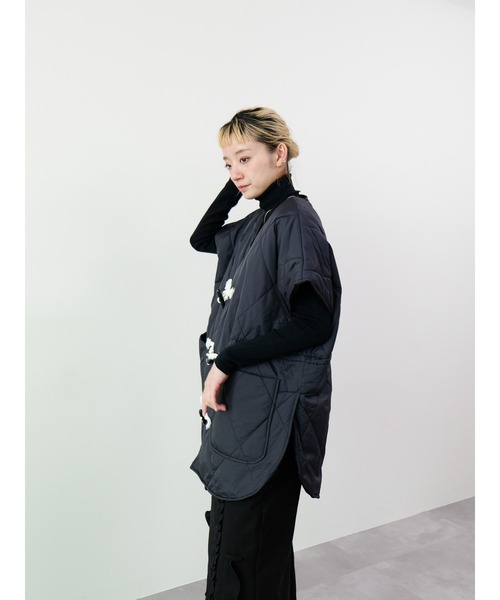 DOLLUPOOPS（ドールアップウップス）の「トグルキルト中綿ベスト（ベスト・レディース・チャコール/カーキ/ブラック・FREE）」の21枚目の写真