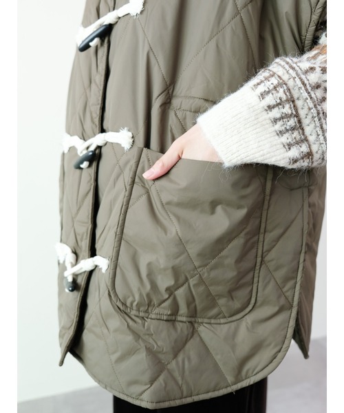DOLLUPOOPS（ドールアップウップス）の「トグルキルト中綿ベスト（ベスト・レディース・チャコール/カーキ/ブラック・FREE）」の14枚目の写真