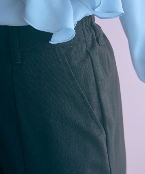 marun（マルン）の「＜大きいサイズ＞裾スリットストレートパンツ marun（スラックス・レディース・ブラック・LL/L/5L/4L/3L）」の20枚目の写真