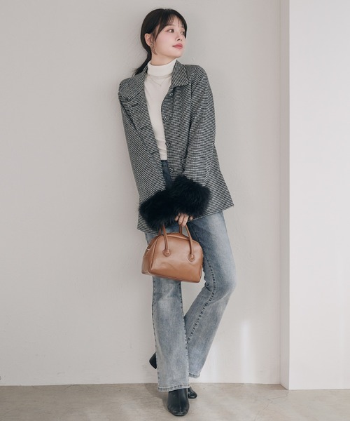 fupel（フぺル）の「fur sleeve Mid stand collar coat / 袖ファーミドル丈ステンカラーコート（ステンカラーコート・レディース・ブラック/グレー/アイボリー・FREE）」の21枚目の写真