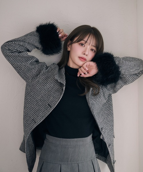 fupel（フぺル）の「fur sleeve Mid stand collar coat / 袖ファーミドル丈ステンカラーコート（ステンカラーコート・レディース・ブラック/グレー/アイボリー・FREE）」の18枚目の写真