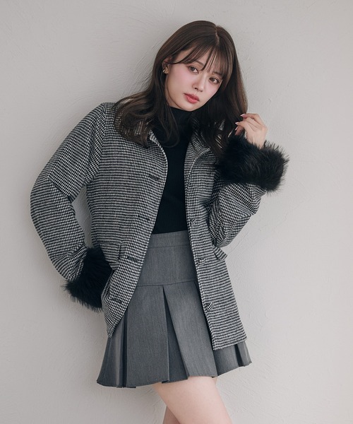 fupel（フぺル）の「fur sleeve Mid stand collar coat / 袖ファーミドル丈ステンカラーコート（ステンカラーコート・レディース・ブラック/グレー/アイボリー・FREE）」の5枚目の写真