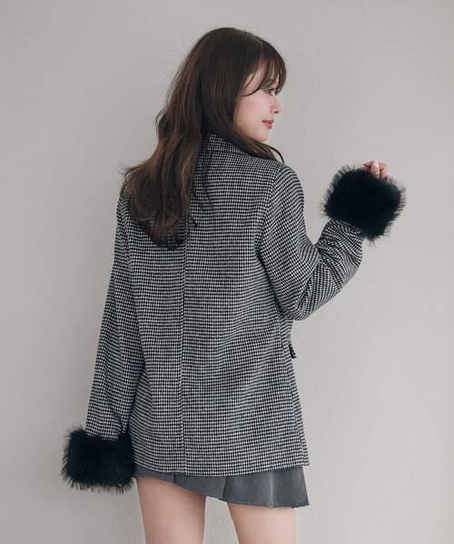 fupel（フぺル）の「fur sleeve Mid stand collar coat / 袖ファーミドル丈ステンカラーコート（ステンカラーコート・レディース・ブラック/グレー/アイボリー・FREE）」の6枚目の写真