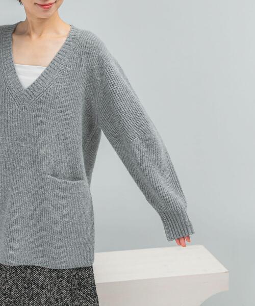 URBAN RESEARCH ROSSO WOMEN(アーバンリサーチ ロッソ)の「アルパカ混カーブスリーブVネックプルオーバー(ニット/セーター・レディース・グレー/ピンク/ネイビー・FREE)」の7枚目の写真