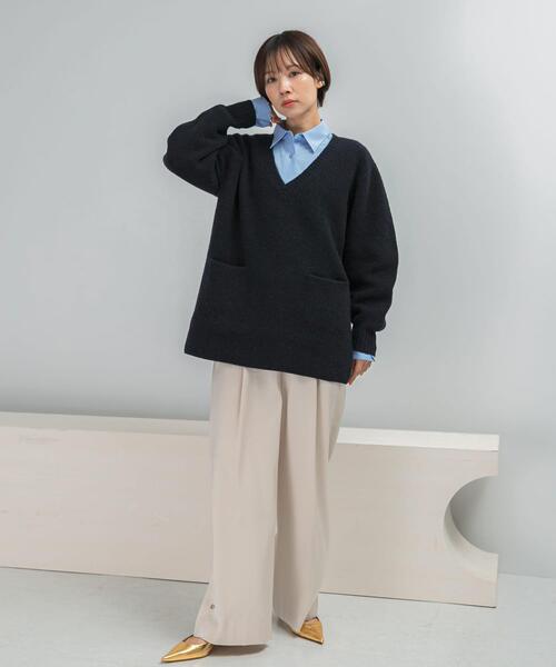 URBAN RESEARCH ROSSO WOMEN(アーバンリサーチ ロッソ)の「アルパカ混カーブスリーブVネックプルオーバー(ニット/セーター・レディース・グレー/ピンク/ネイビー・FREE)」の17枚目の写真
