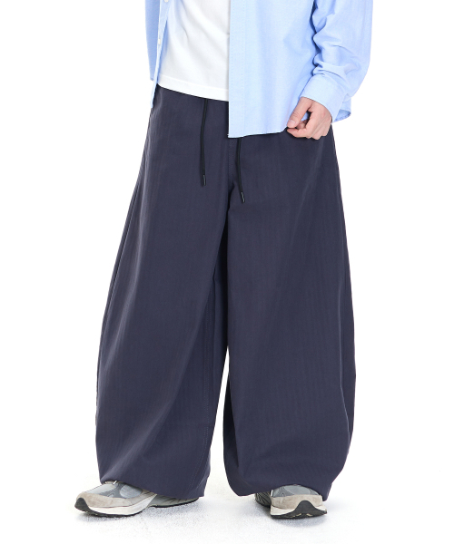 KICHUL(キチョル)の「V AND V BALLOON PANTS (BLUE GREY)(その他パンツ・レディース・その他・LARGE/SMALL/MEDIUM/X-SMALL)」の1枚目の写真