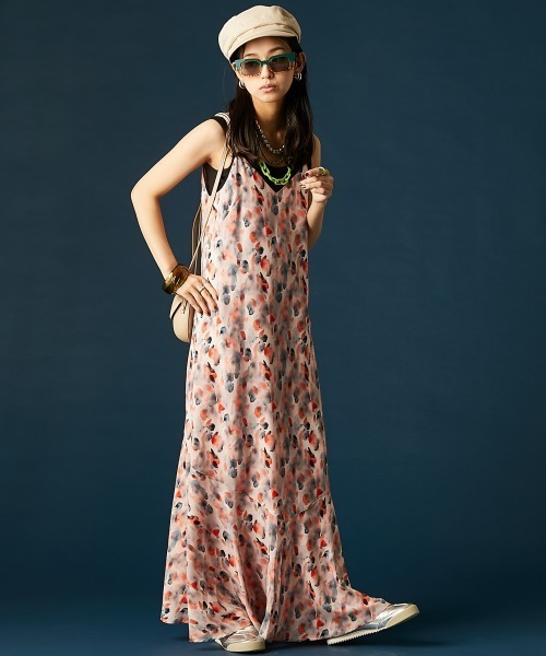 GEVS.（ジェイヴィス）の「プリントキャミソールワンピース＜大きいサイズ有＞GEVS.（ワンピース・レディース・ピンク系/グリーン系・M/L/LL/3L/4L/5L）」の2枚目の写真