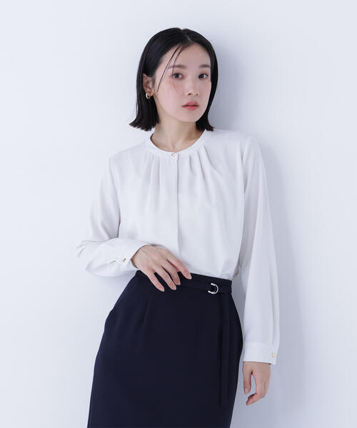 NATURAL BEAUTY BASIC（ナチュラルビューティーベーシック）の「◇フロントタックブラウス（シャツ/ブラウス・レディース・ブルー/ライトグリーン/ベージュ/オフホワイト・SMALL/MEDIUM）」の5枚目の写真