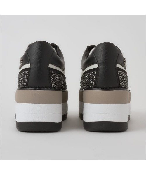 +diana（プラスダイアナ）の「【Premiumline】 ウィングチップスニーカー（スニーカー・レディース・アイボリー/ブラック/ホワイト・23.5cm/23.0cm/22.5cm/22.0cm/25.0cm/24.5cm/24.0cm）」の21枚目の写真