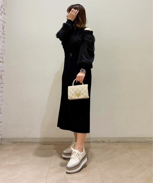 +diana（プラスダイアナ）の「【Premiumline】 ウィングチップスニーカー（スニーカー・レディース・アイボリー/ブラック/ホワイト・23.5cm/23.0cm/22.5cm/22.0cm/25.0cm/24.5cm/24.0cm）」の6枚目の写真