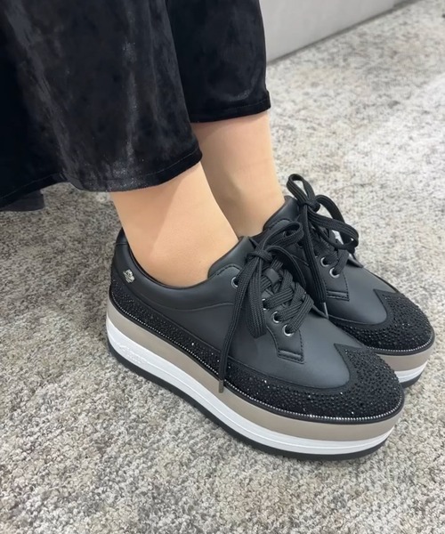 +diana（プラスダイアナ）の「【Premiumline】 ウィングチップスニーカー（スニーカー・レディース・アイボリー/ブラック/ホワイト・23.5cm/23.0cm/22.5cm/22.0cm/25.0cm/24.5cm/24.0cm）」の4枚目の写真