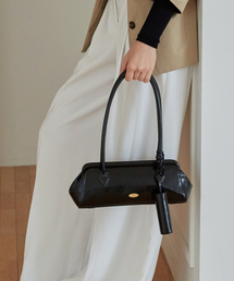 VALLUAT（バリュエット）の「Valenta bag_Black（ショルダーバッグ）」