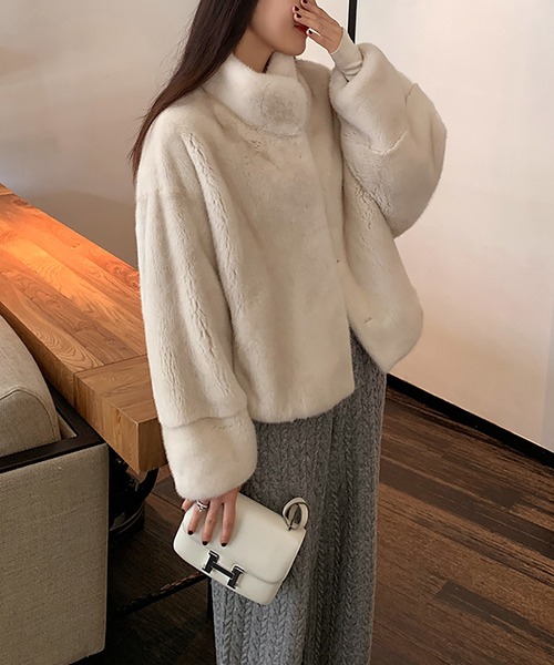 MAISON DE THERESE（メゾン ド テレーズ）の「ショート スタンドカラー エコファーコート（その他アウター・レディース・ブラウン/ホワイト/ブラック/アイボリー・S/M/L/XL）」の20枚目の写真