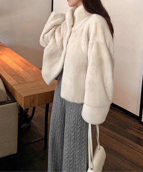 MAISON DE THERESE（メゾン ド テレーズ）の「ショート スタンドカラー エコファーコート（その他アウター・レディース・ブラウン/ホワイト/ブラック/アイボリー・S/M/L/XL）」の18枚目の写真