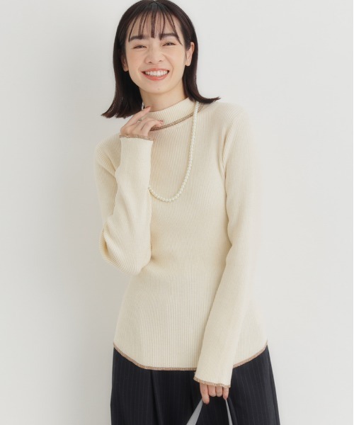 Right-on（ライトオン）の「【HONEYSUCKLE ROSE】配色ハイネックセーター (リブニット / デイリーユース / 通勤カジュアル / 着回し)（ニット/セーター・レディース・ブラウン/キナリ/ブラック/グレー・M/L）」の2枚目の写真