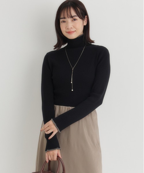 Right-on（ライトオン）の「【HONEYSUCKLE ROSE】配色ハイネックセーター (リブニット / デイリーユース / 通勤カジュアル / 着回し)（ニット/セーター・レディース・ブラウン/キナリ/ブラック/グレー・M/L）」の3枚目の写真