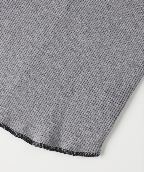 Right-on（ライトオン）の「【HONEYSUCKLE ROSE】配色ハイネックセーター (リブニット / デイリーユース / 通勤カジュアル / 着回し)（ニット/セーター・レディース・ブラウン/キナリ/ブラック/グレー・M/L）」の20枚目の写真