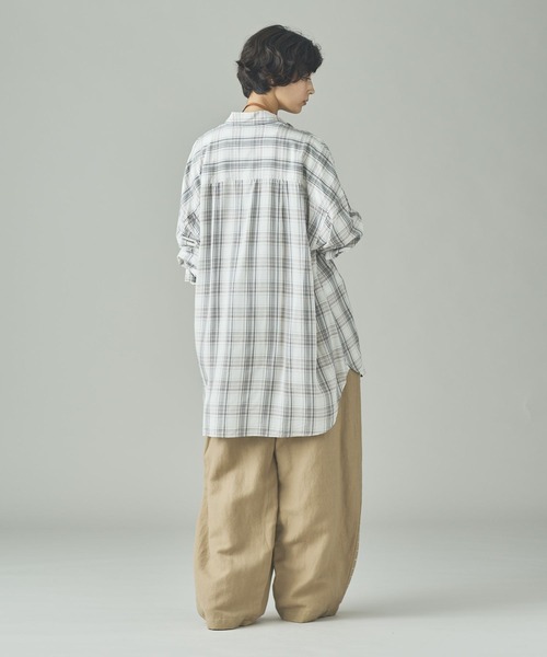 Curensology(カレンソロジー)の「Curensology(カレンソロジー)/セルロースローンチェックシャツ(シャツ/ブラウス・レディース・チャコールグレー/オフホワイト・FREE)」の8枚目の写真