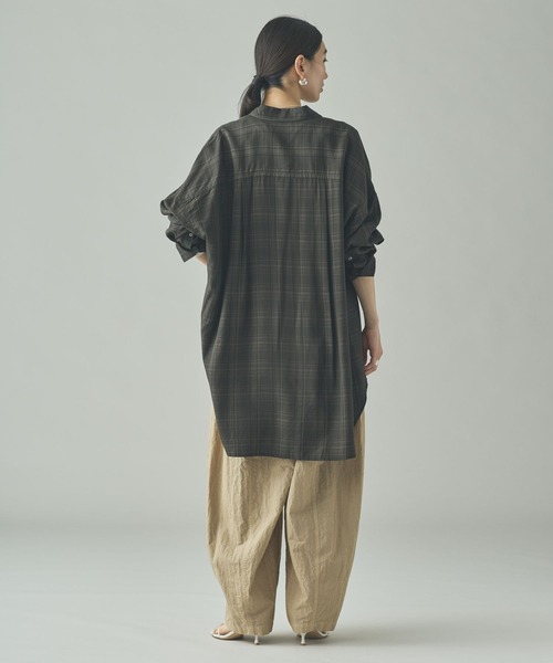 Curensology(カレンソロジー)の「Curensology(カレンソロジー)/セルロースローンチェックシャツ(シャツ/ブラウス・レディース・チャコールグレー/オフホワイト・FREE)」の16枚目の写真