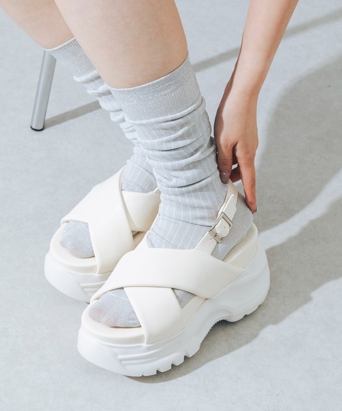 EVOL（イーボル）の「【XS-LLサイズ展開・柔らかい】厚底パデットクロスサンダル JA5966（サンダル・レディース・ホワイト/ブラック・LL/L/M/S/XS）」の6枚目の写真