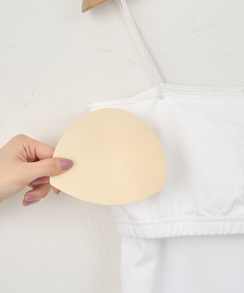 SHENERY（シーナリー）の「ダブルストラップカップ付きキャミ（キャミソール・レディース・ホワイト/ブラック・SMALL/MEDIUM）」の8枚目の写真