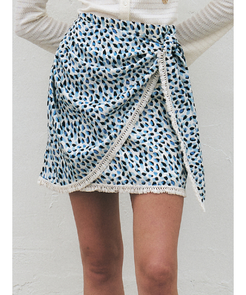 KUME(クメ)の「Printed Wrap Mini Skirt, Blue(スカート・レディース・その他・SMALL/MEDIUM)」の2枚目の写真
