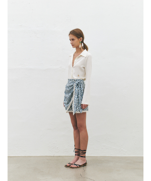 KUME(クメ)の「Printed Wrap Mini Skirt, Blue(スカート・レディース・その他・SMALL/MEDIUM)」の3枚目の写真