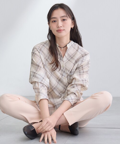INDIVI(インディヴィ)の「【2WAY/シアー】バイアスチェック柄&無地 カシュクールシャツ(シャツ/ブラウス・レディース・ホワイト/グレー系/ベージュ系その他3・38/15 /13/05/03/34/19)」の14枚目の写真