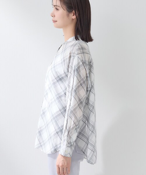 INDIVI(インディヴィ)の「【2WAY/シアー】バイアスチェック柄&無地 カシュクールシャツ(シャツ/ブラウス・レディース・ホワイト/グレー系/ベージュ系その他3・38/15 /13/05/03/34/19)」の18枚目の写真