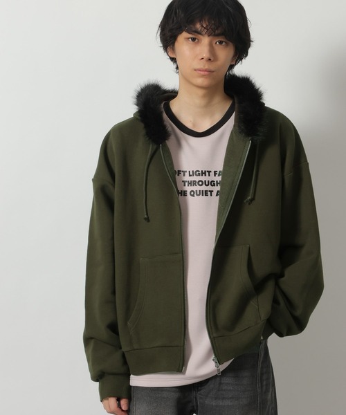 LAKOLE(ラコレ)の「ファーフードZIPパーカー / 641591(パーカー・メンズ・カーキ/ブラック・LARGE/MEDIUM)」の7枚目の写真