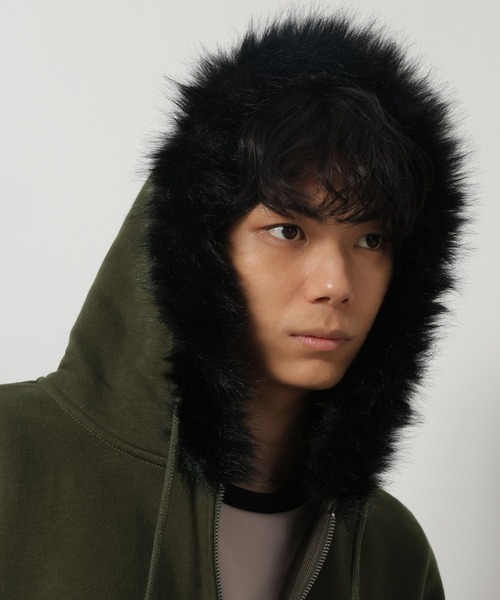 LAKOLE(ラコレ)の「ファーフードZIPパーカー / 641591(パーカー・メンズ・カーキ/ブラック・LARGE/MEDIUM)」の8枚目の写真