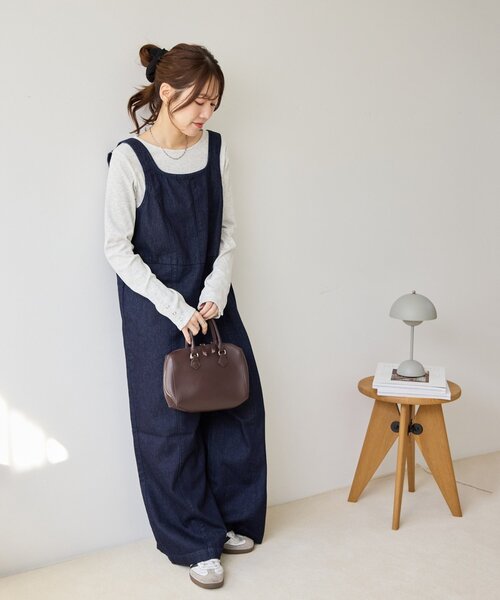 DISCOAT(ディスコート)の「デニムジップ使いサロペット(サロペット/オーバーオール・レディース・ネイビー/ブラック・FREE)」の4枚目の写真