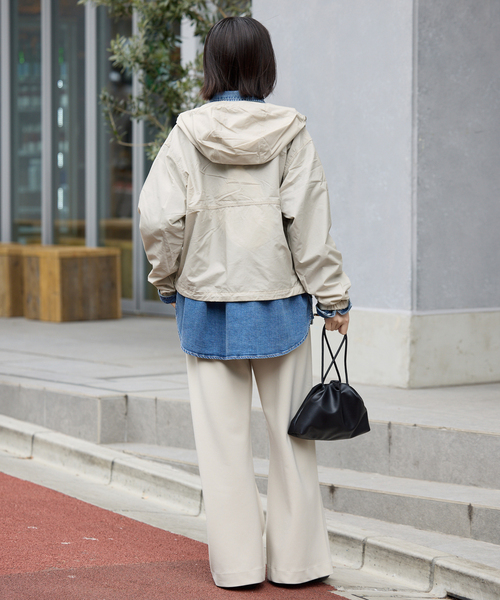 THE NORTH FACE(ザノースフェイス)の「THE NORTH FACE/ザ ノース フェイス Short Compact Jacket NPW22630(マウンテンパーカー・レディース・アイボリー/ブラック・LARGE)」の22枚目の写真