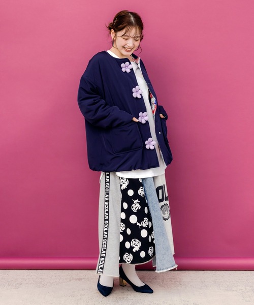 ScoLar（スカラー）の「153751：花ボタン中綿アウター（ブルゾン・レディース・ネイビー・M）」の3枚目の写真