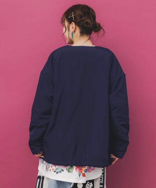 ScoLar（スカラー）の「153751：花ボタン中綿アウター（ブルゾン・レディース・ネイビー・M）」の5枚目の写真