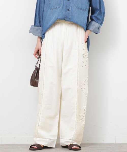 JOURNAL STANDARD relume（ジャーナルスタンダード　レリューム）の「［26SS新作］カットワークエンブロイダリーパンツ（その他パンツ・レディース・ブラック/アイボリー・FREE）」の4枚目の写真