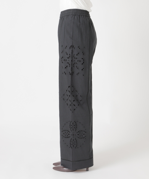 JOURNAL STANDARD relume（ジャーナルスタンダード　レリューム）の「［26SS新作］カットワークエンブロイダリーパンツ（その他パンツ・レディース・ブラック/アイボリー・FREE）」の8枚目の写真