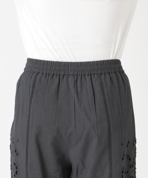 JOURNAL STANDARD relume（ジャーナルスタンダード　レリューム）の「［26SS新作］カットワークエンブロイダリーパンツ（その他パンツ・レディース・ブラック/アイボリー・FREE）」の12枚目の写真